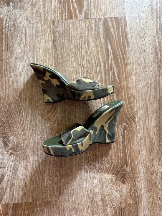 SOLD - Picture 4 of 5